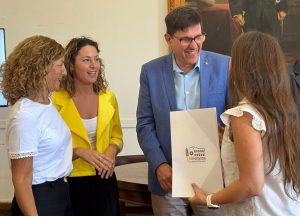 Esperanza: Provincia y municipio realizaron aportes económicos para mejorar la infraestructura escolar